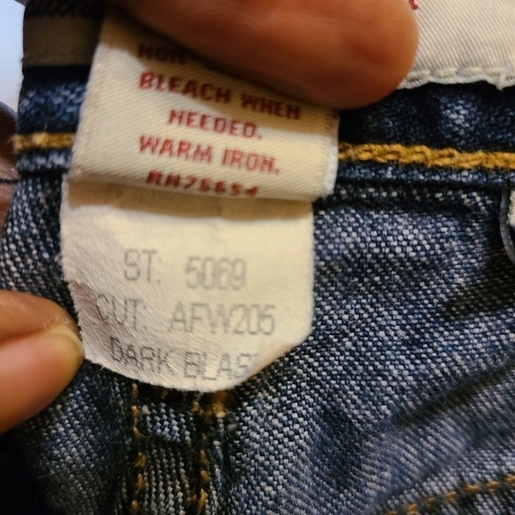 Abercrombie & Fitch | Women's Dark Denim Distressed Hem Mini Skirt (Size 6) - Picture 10 of 11